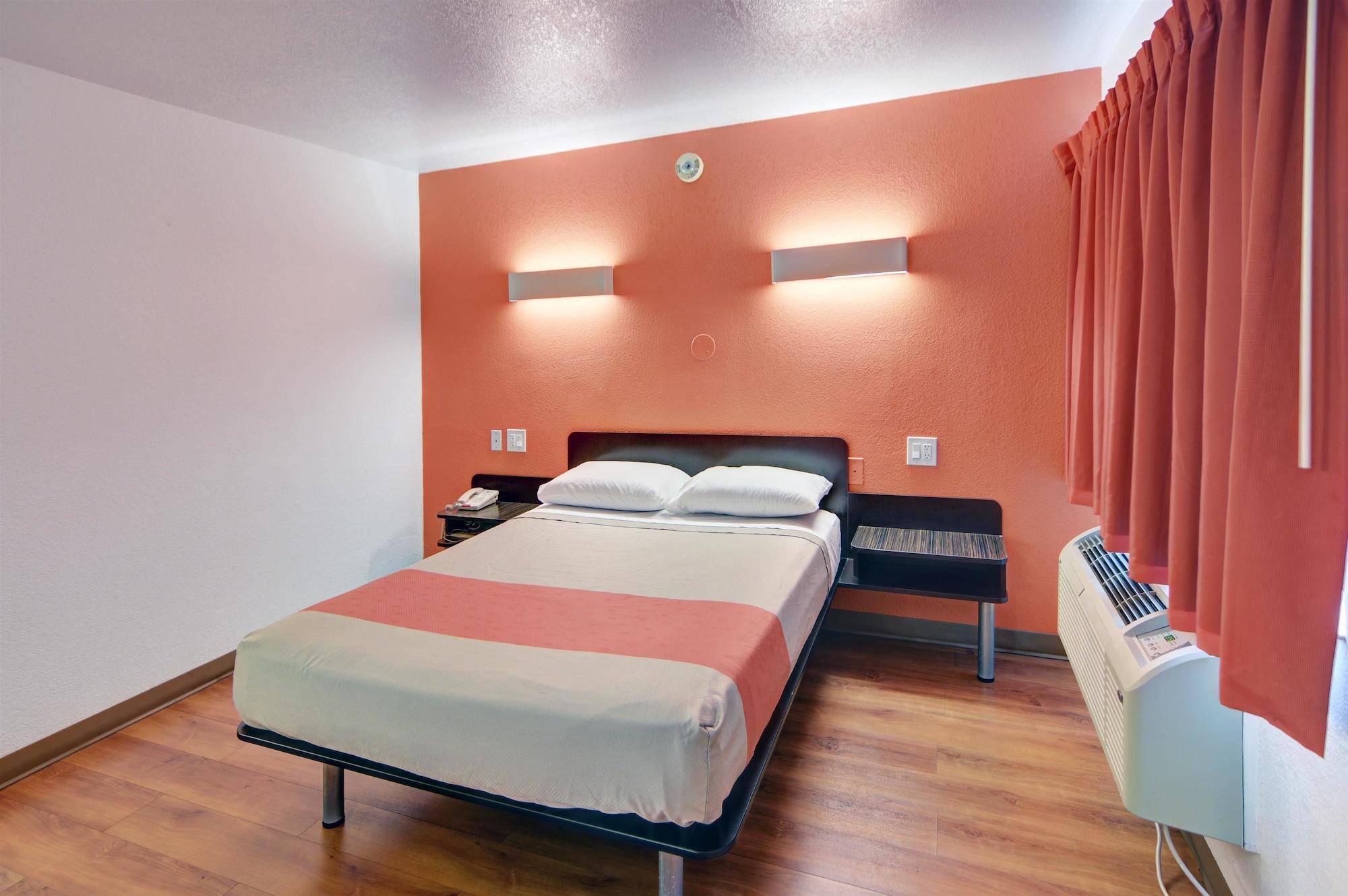 Motel 6 Denton, Tx - Unt Εξωτερικό φωτογραφία