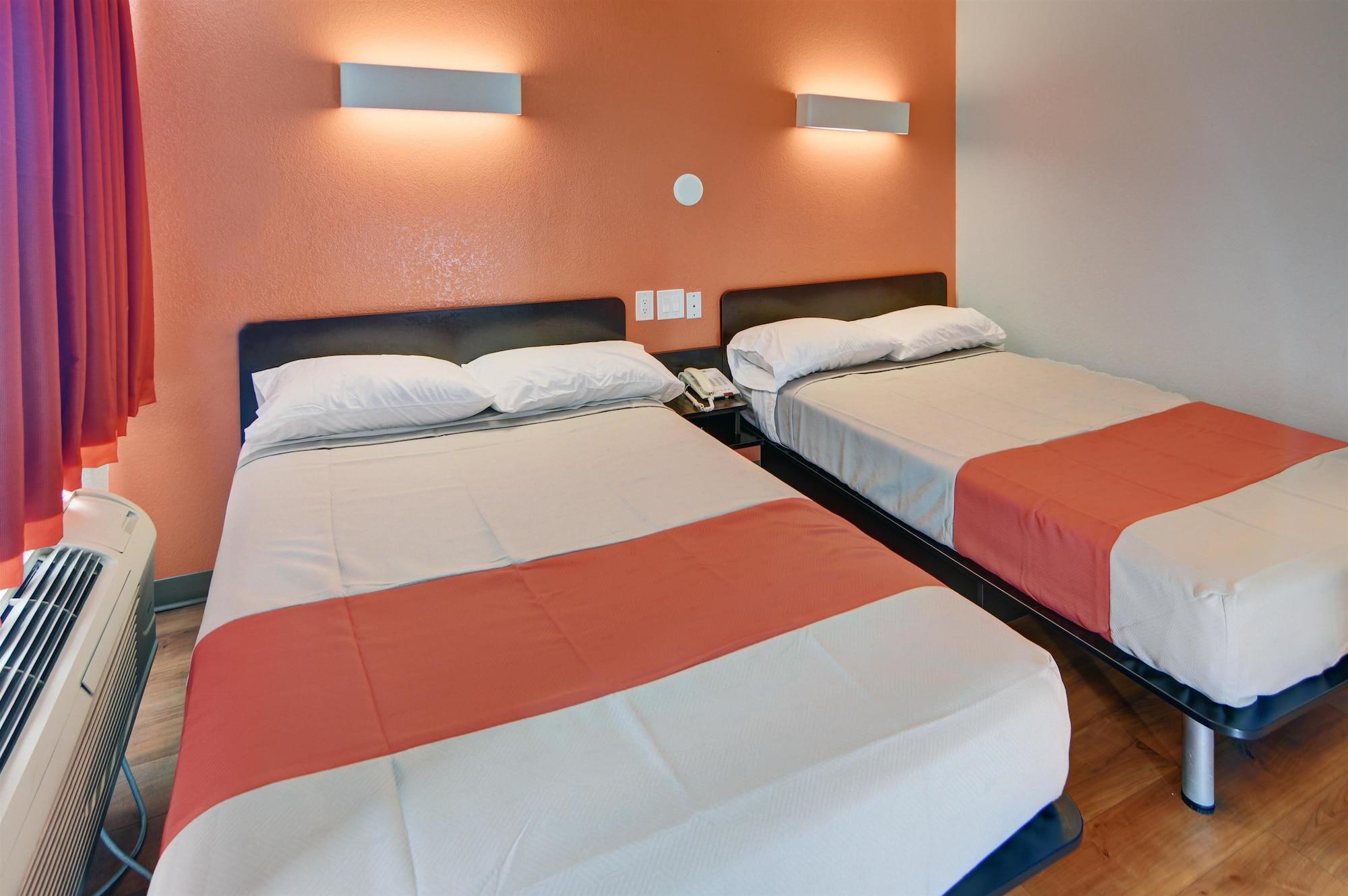 Motel 6 Denton, Tx - Unt Εξωτερικό φωτογραφία