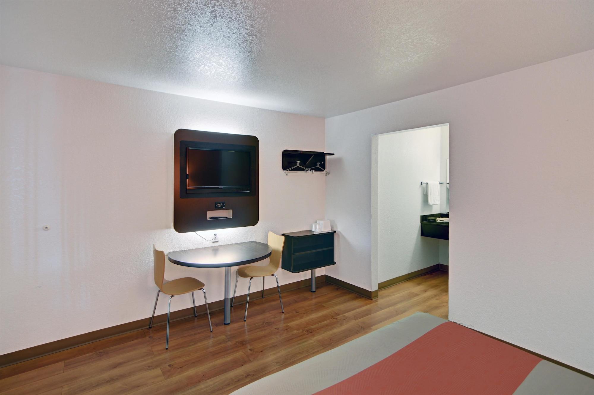 Motel 6 Denton, Tx - Unt Εξωτερικό φωτογραφία