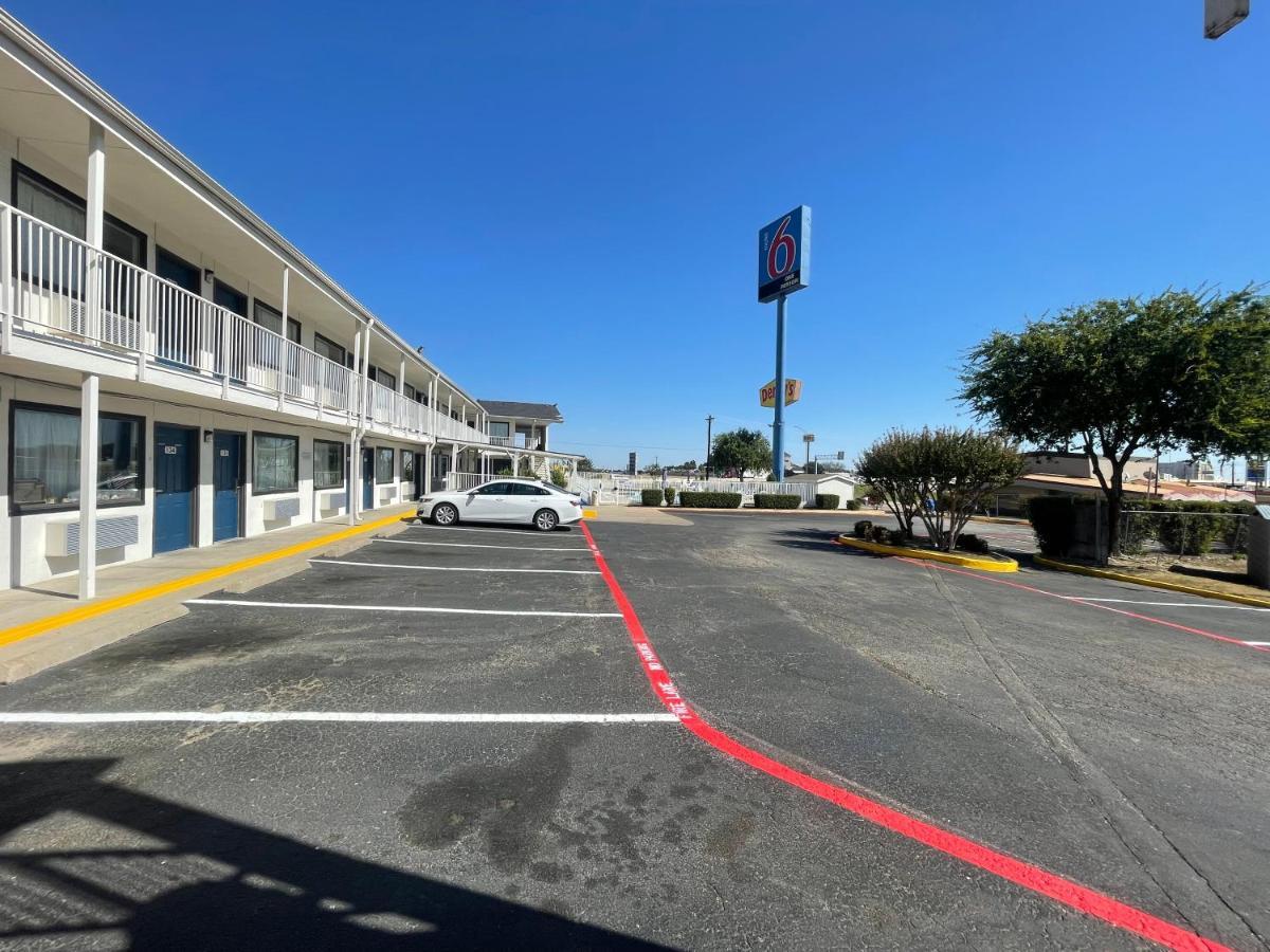 Motel 6 Denton, Tx - Unt Εξωτερικό φωτογραφία
