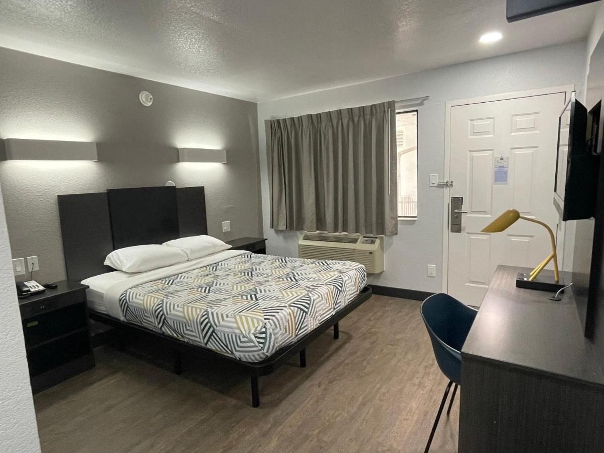 Motel 6 Denton, Tx - Unt Εξωτερικό φωτογραφία