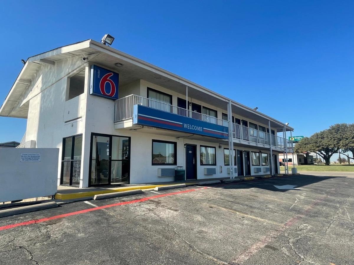 Motel 6 Denton, Tx - Unt Εξωτερικό φωτογραφία