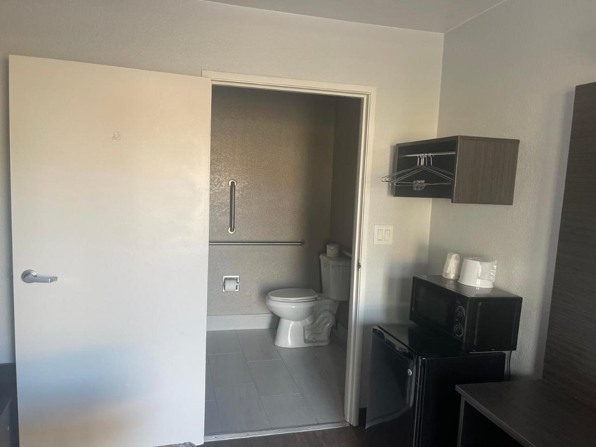 Motel 6 Denton, Tx - Unt Εξωτερικό φωτογραφία