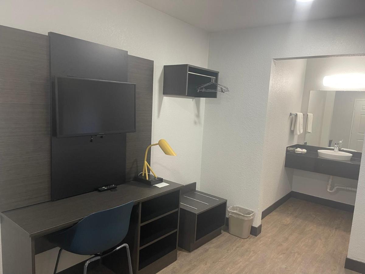 Motel 6 Denton, Tx - Unt Εξωτερικό φωτογραφία