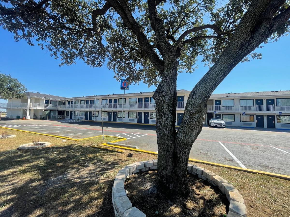 Motel 6 Denton, Tx - Unt Εξωτερικό φωτογραφία