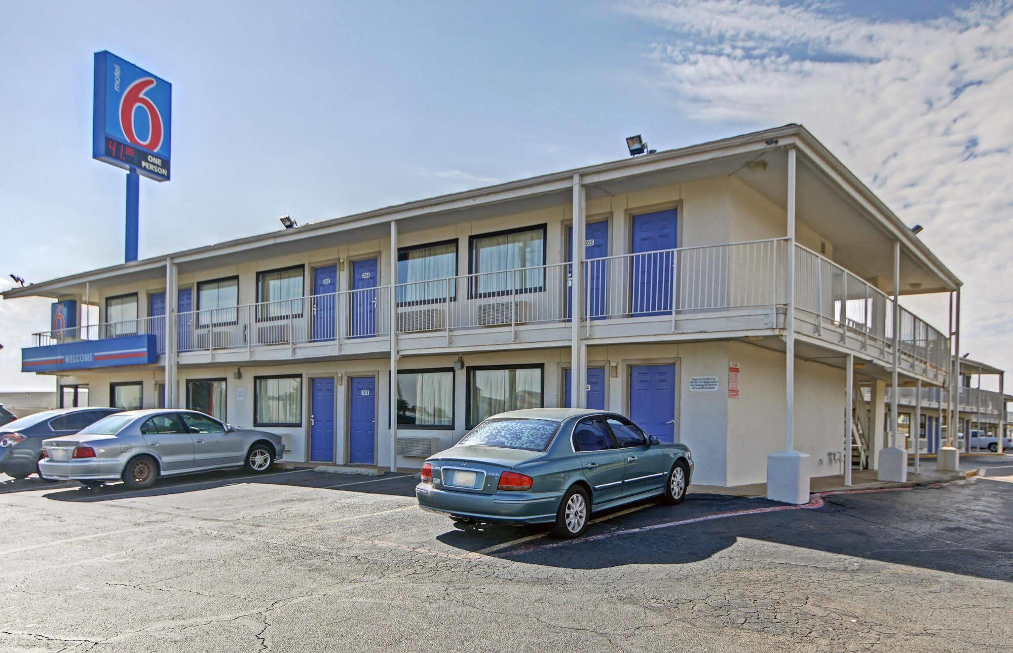 Motel 6 Denton, Tx - Unt Εξωτερικό φωτογραφία