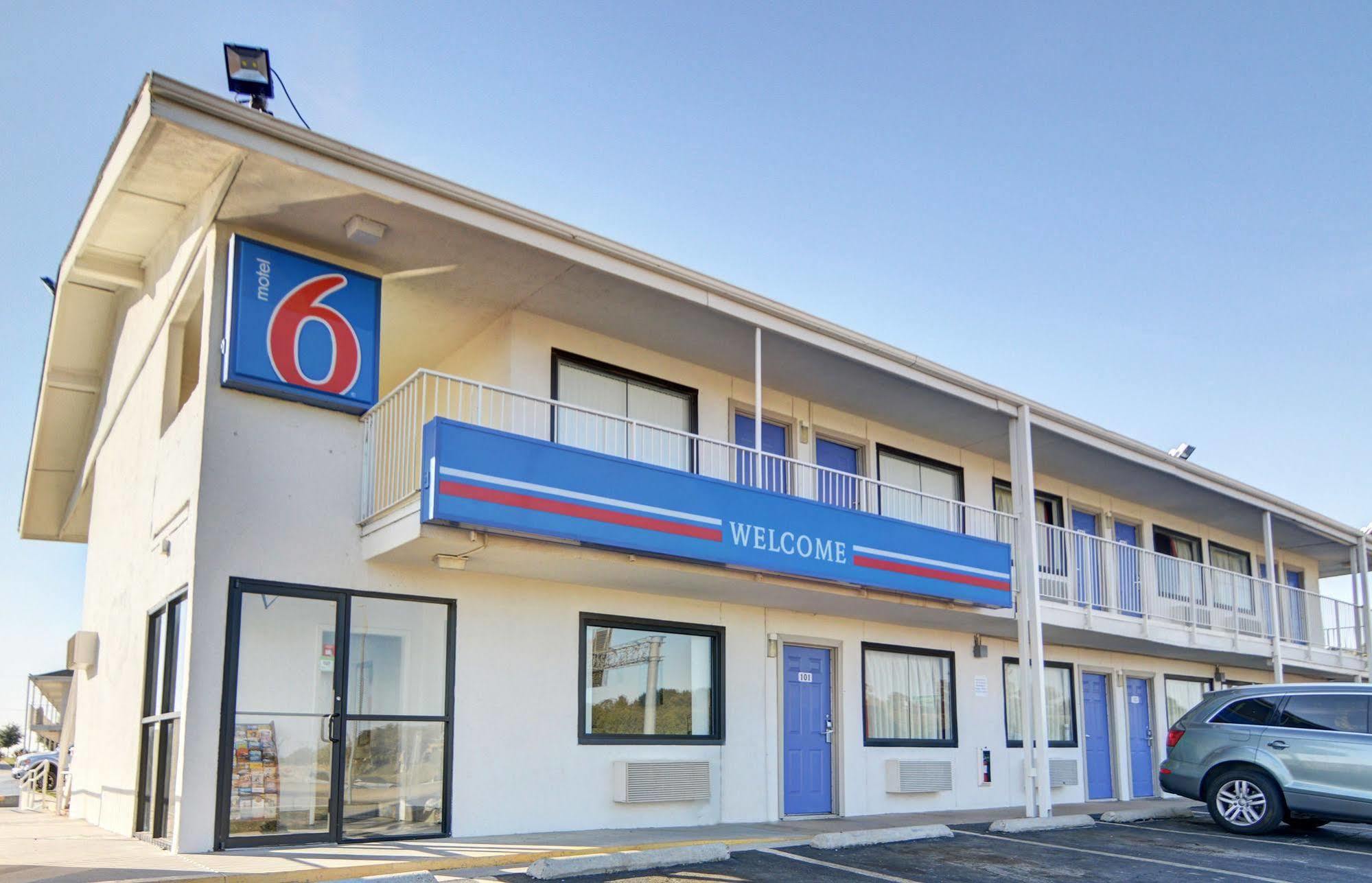 Motel 6 Denton, Tx - Unt Εξωτερικό φωτογραφία